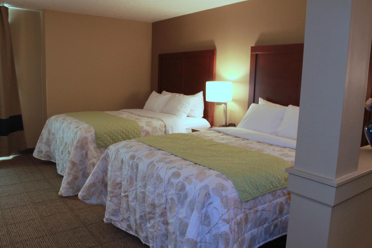 Wheatland Heartland Inn And Suites מראה חיצוני תמונה