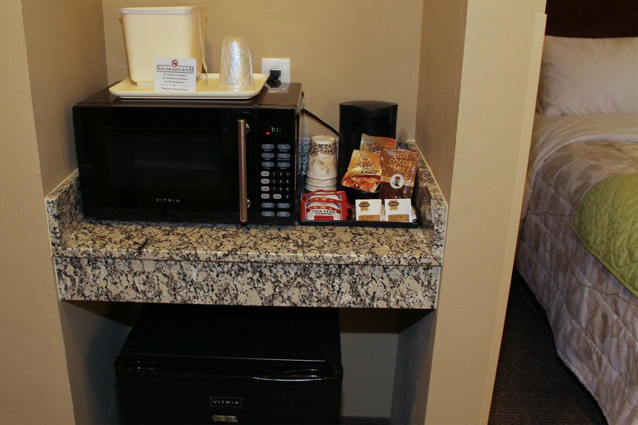 Wheatland Heartland Inn And Suites מראה חיצוני תמונה