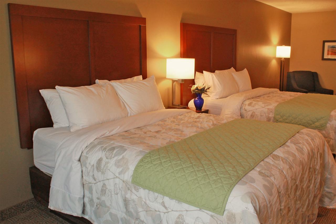 Wheatland Heartland Inn And Suites מראה חיצוני תמונה