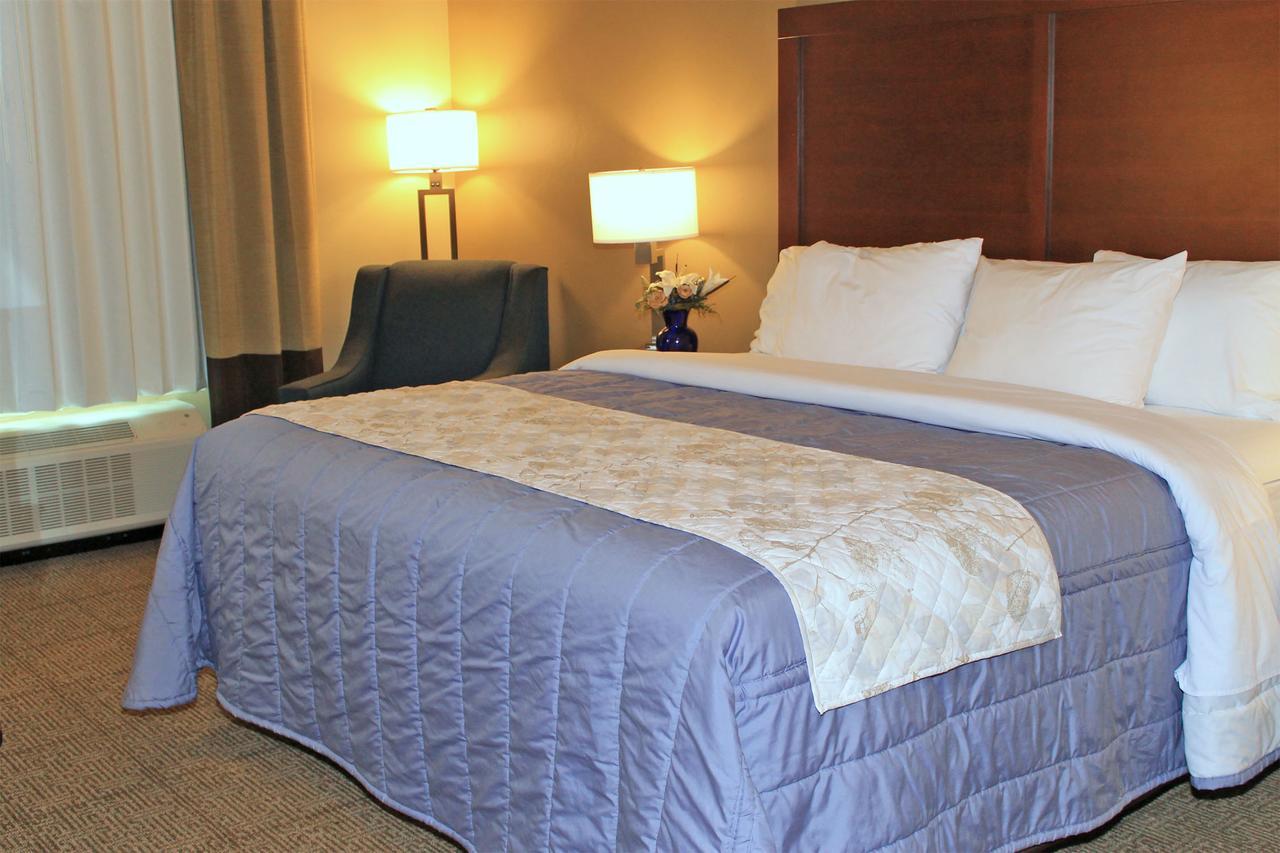 Wheatland Heartland Inn And Suites מראה חיצוני תמונה