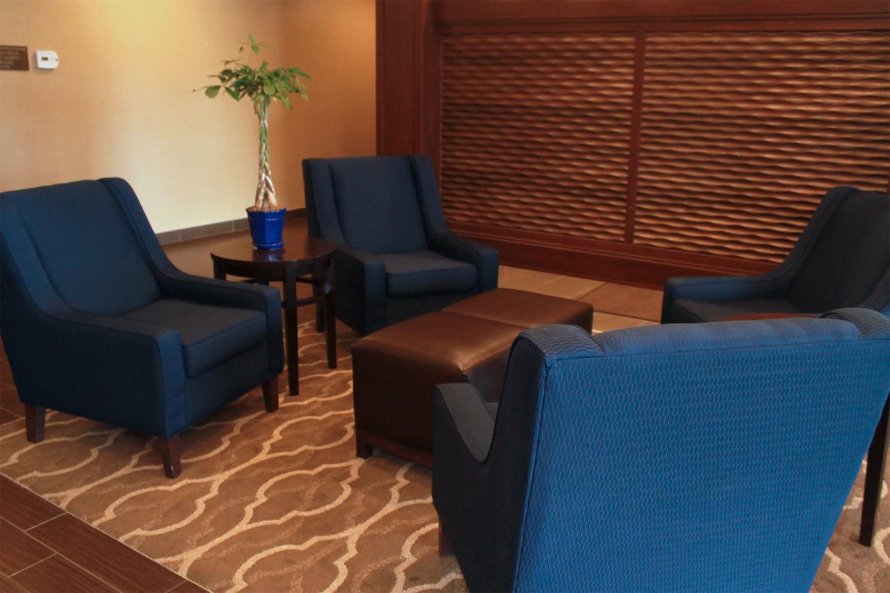 Wheatland Heartland Inn And Suites מראה חיצוני תמונה