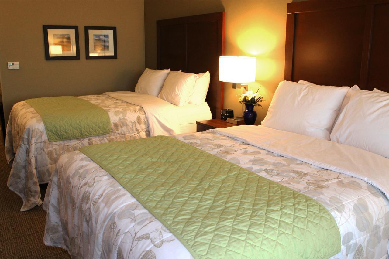 Wheatland Heartland Inn And Suites מראה חיצוני תמונה