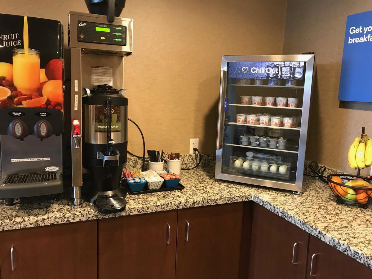 Wheatland Heartland Inn And Suites מראה חיצוני תמונה