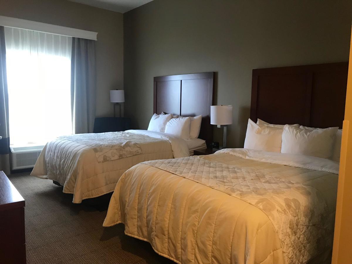 Wheatland Heartland Inn And Suites מראה חיצוני תמונה