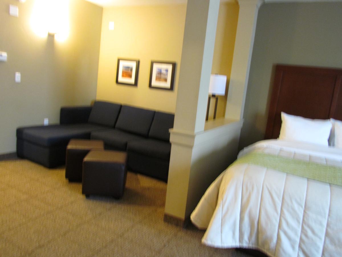 Wheatland Heartland Inn And Suites מראה חיצוני תמונה