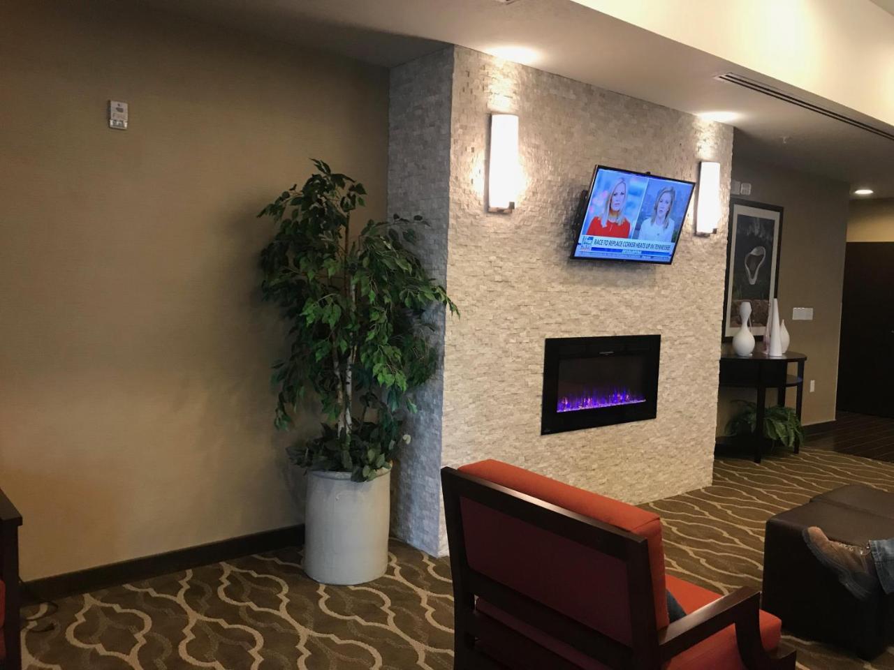Wheatland Heartland Inn And Suites מראה חיצוני תמונה